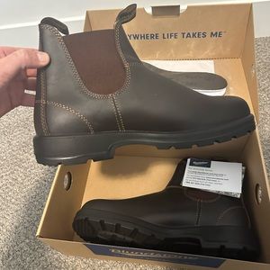Brand new Blundstone boots men’s size 9